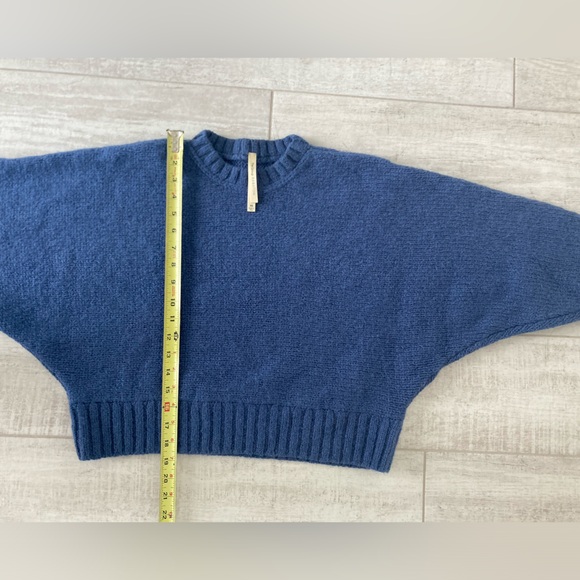 Aritzia Babaton Alpaca Sweater - Picture 7 of 9